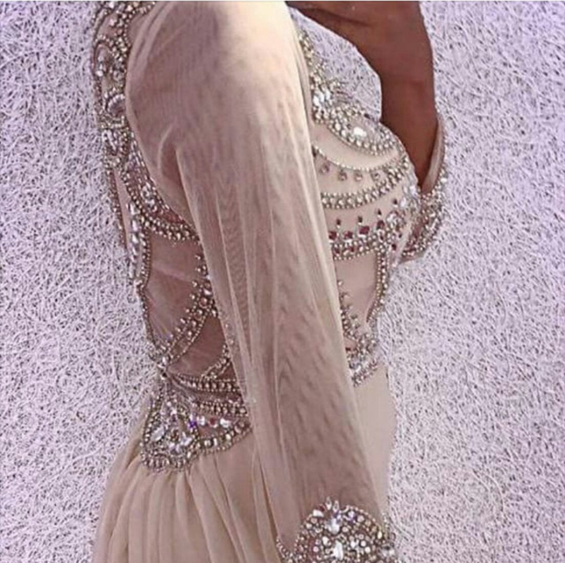 Robe Nude Avec Manches
